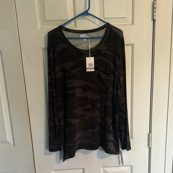 NWT MudPie Camo long sleeve women’s top size XL - Picture 1 of 4